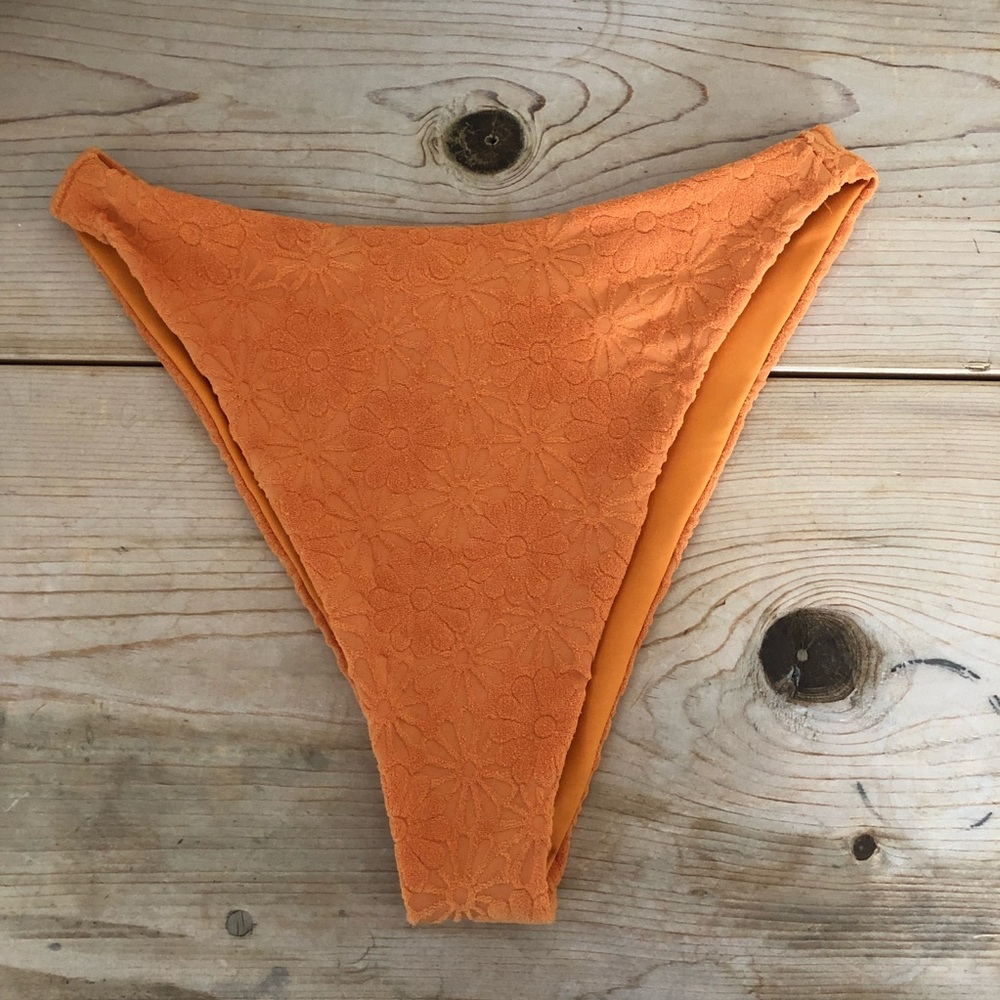 Skatie Salty Blonde Kelly Bottoms Aruba